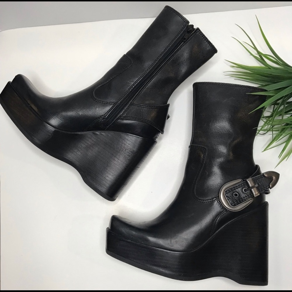 Steve Madden Leather Boot